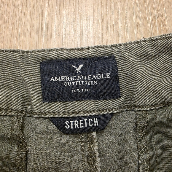 American Eagle Green Distressed Low Rise Y2K Grunge Streetwear Shorts Size 8 - Picture 7 of 9